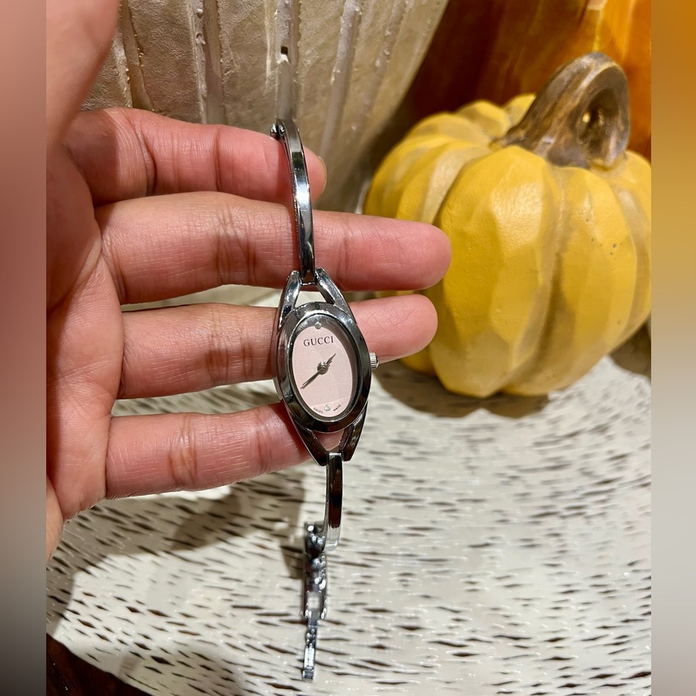 Gucci Silver and Pink Oval Women's Watch